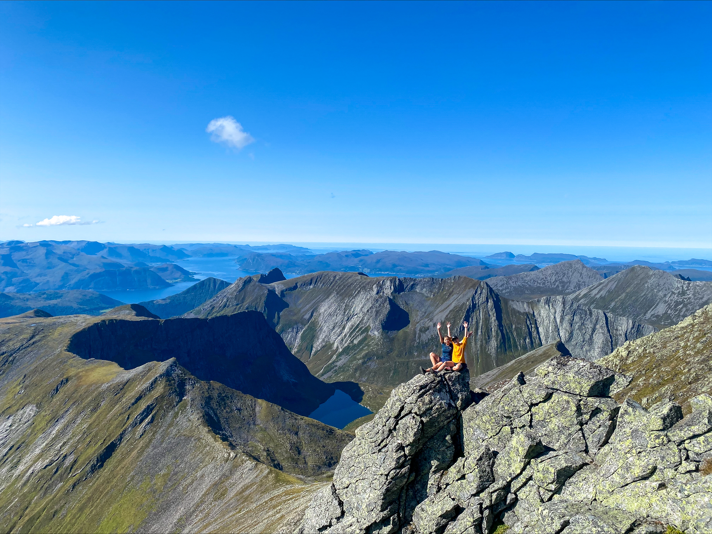 Høgskulen i Volda-student Ammy Bolme på topptur i Sunnmørsalpene