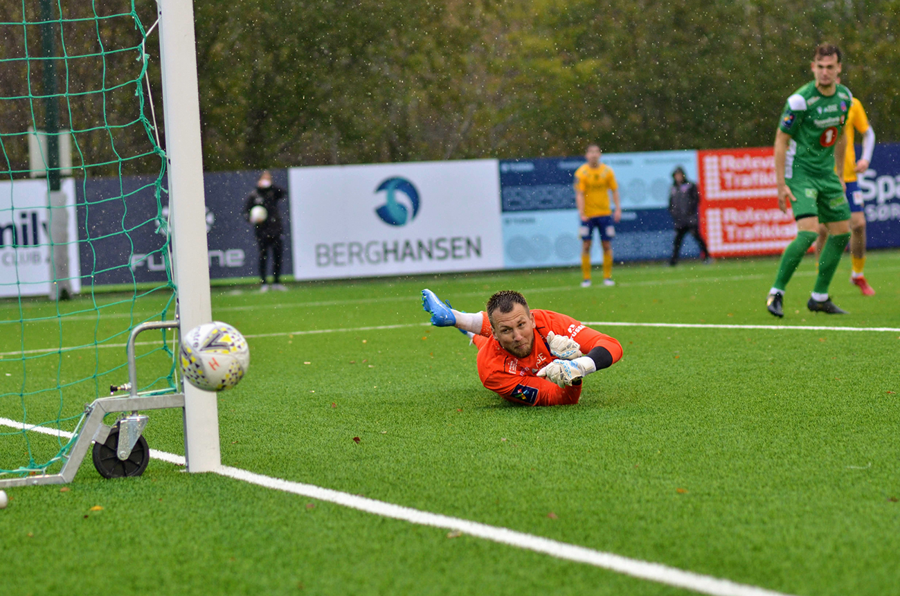 Alexander Hovdevik er keeper for Volda i 3. divisjon