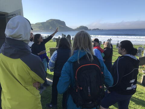 Historie-studentar frå Volda på Ekskursjon til Selja og Stadlandet