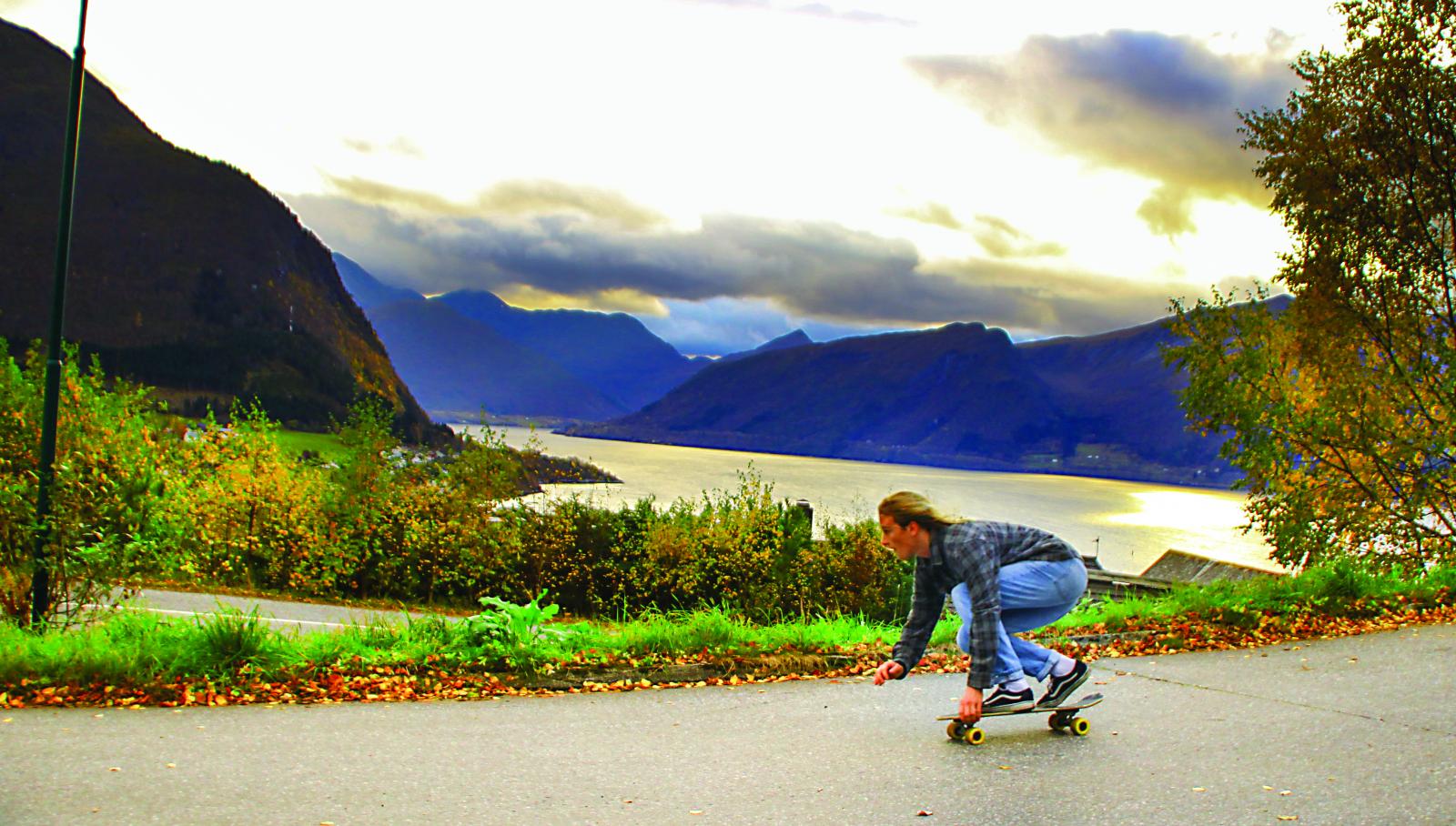 Magnus Mongstad på skateboard